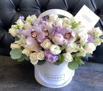 Flower arrangment made in Westminster, CA, Orange County, by Bolsa Florist, product is called Blank Space - Flower Box