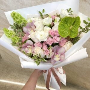 Le Jardin Enchanteur - Wrapped Bouquet