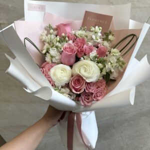 Lady Giselle - Deluxe Wrap Bouquet
