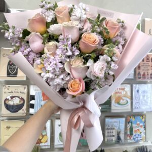 Jolie Bisous - Wrapped Bouquet